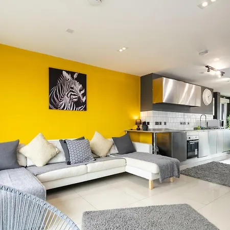 Manere Group - Tib Street Apartment