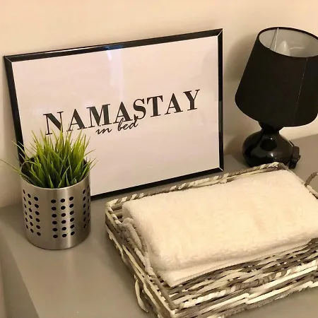 Convenient Centre 3bd With Free Parking アパート