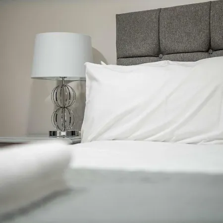Stylish & Contemporary Apt For 4 In Central Mcr