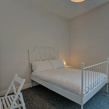 Гостевой дом Cyril St Self-catering Townhouse *