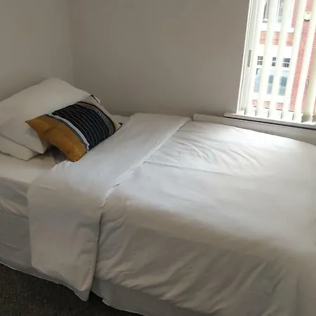 Cyril St Self-catering Townhouse Гостевой дом *