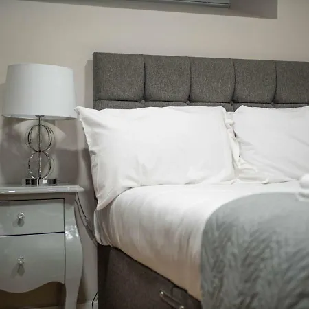 Апартаменты Stylish & Contemporary Apt For 4 In Central Mcr