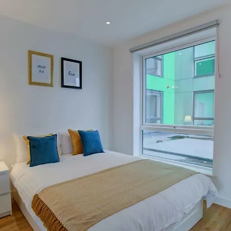 Stunning Sleek Gem - Free Parking