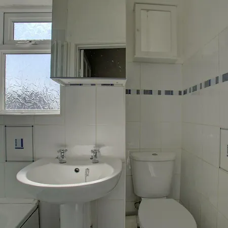 Cyril St Self-catering Townhouse