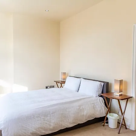 아파트 No 1 - The Old Red King Pub, Whitefield, *