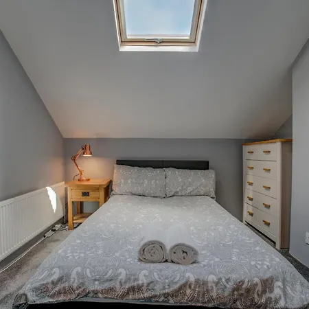 Гостевой дом Characterful Self-catering Townhouse By Iglu - Levenshulme 3*
