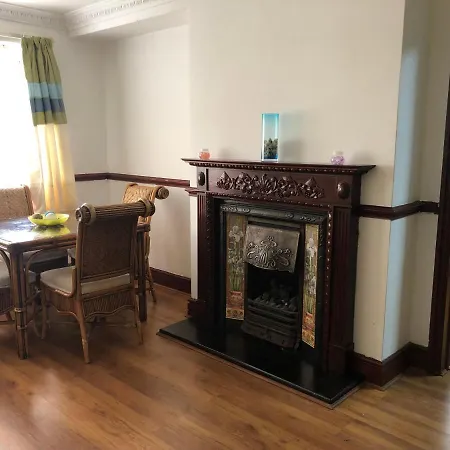 Found Serviced - Wandsworth Avenue Πανσιόν