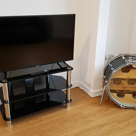 Apartment Number 1, Beech Road *