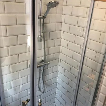 Guest house 3. Stylish Private Double Near Centre