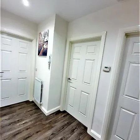 Manchester Holiday Apartment *