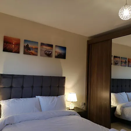 Апартаменты Nightingale Gardens - 4 Bed Detached House - *