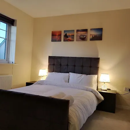 Апартаменты Nightingale Gardens - 4 Bed Detached House -
