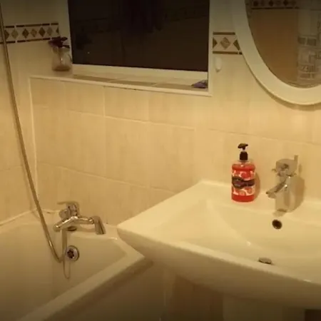 Bed and breakfast Old Trafford Sale
