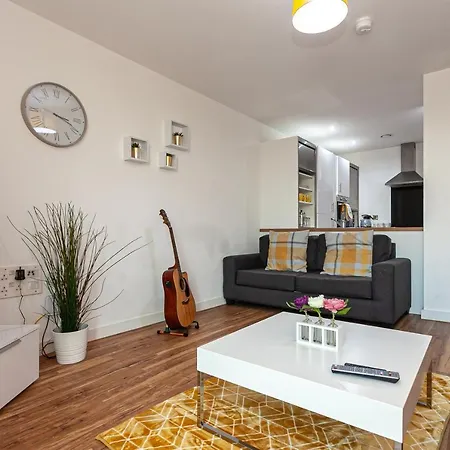 X1 Media City 3 Bedroomed Free Wifi & Free Parking Daire