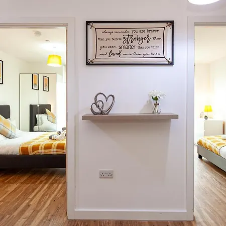 Daire X1 Media City 3 Bedroomed Free Wifi & Free Parking Manchester
