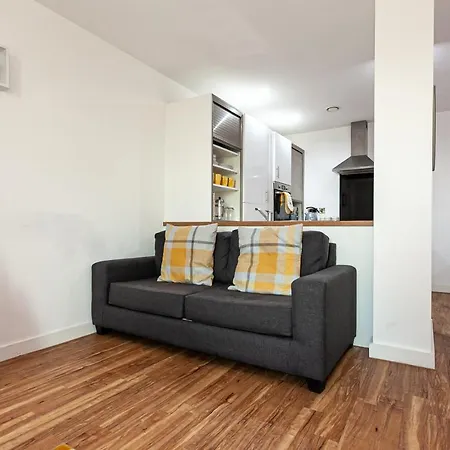 X1 Media City 3 Bedroomed Free Wifi & Free Parking Daire