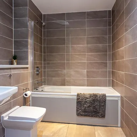 Daire X1 Media City 3 Bedroomed Free Wifi & Free Parking