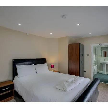 Large Top Floor Pad, Perfect For Up To 8. Nq, Mcr!