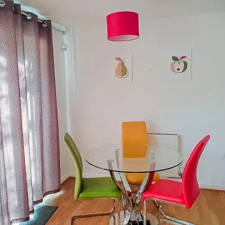 Apartament Airport Lounge - 3 Bed - 6 Persons Manchester