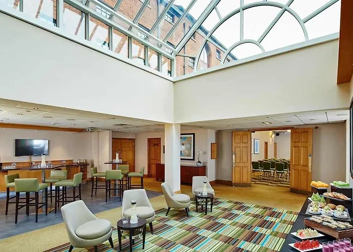 Marriott Victoria & 4*