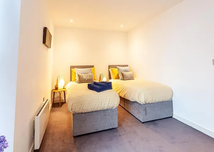 Esquire Media * 맨체스터