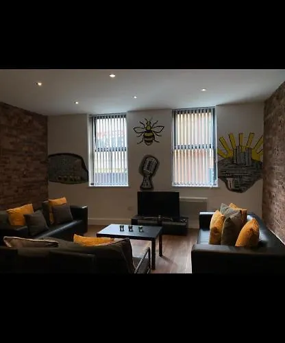 Spacious Shude Hill With Balcony * Μάντσεστερ