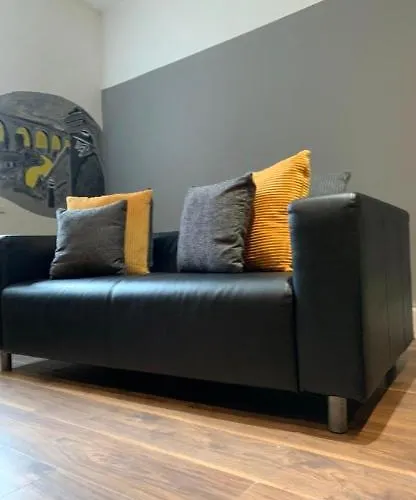 Spacious Shude Hill With Balcony *