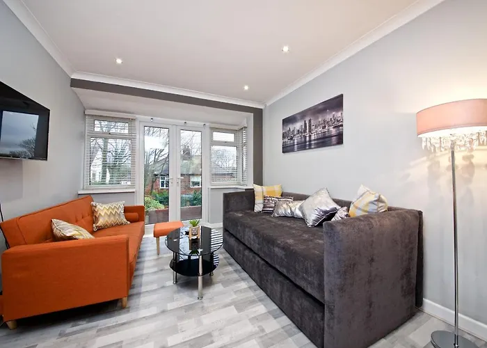 Beautiful Cozy With Free Parking *