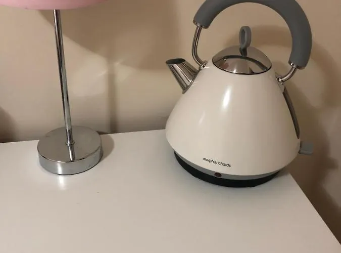 Big Rusholme With Tv And Private Bathroom-parking&wifi Bed & Breakfast