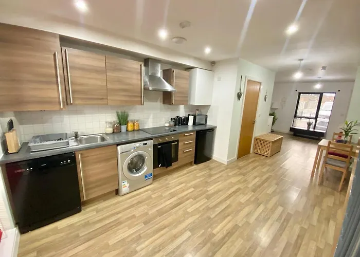 Spacious 5 Bed Townhouse Manchester, Salford Qauys - Two Bedroom With Parking Apartamento *