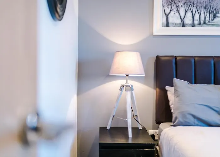 Bright&modern Contractor House By Niji Short 펜션