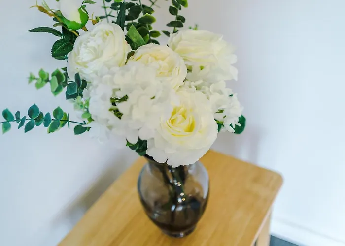 Bright&modern Contractor House By Niji Short 맨체스터