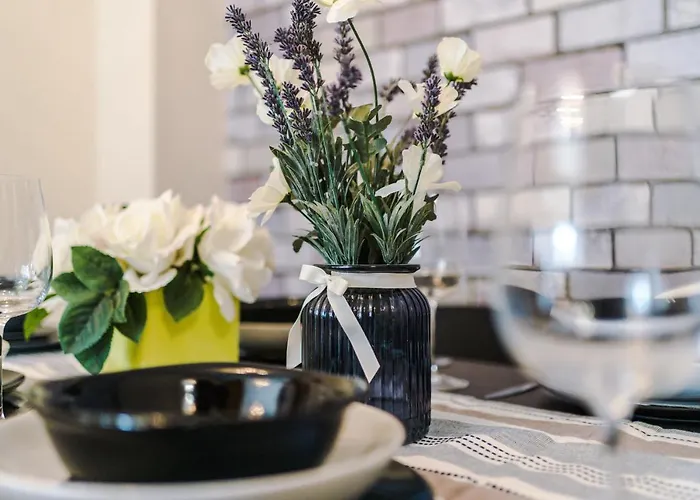 Bright&modern Contractor House By Niji Short *