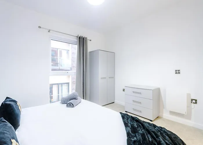 2 Bedroom Hosted By Mcr Dens Appartement Manchester
