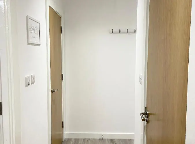 The Works - Private One Bedroom 아파트