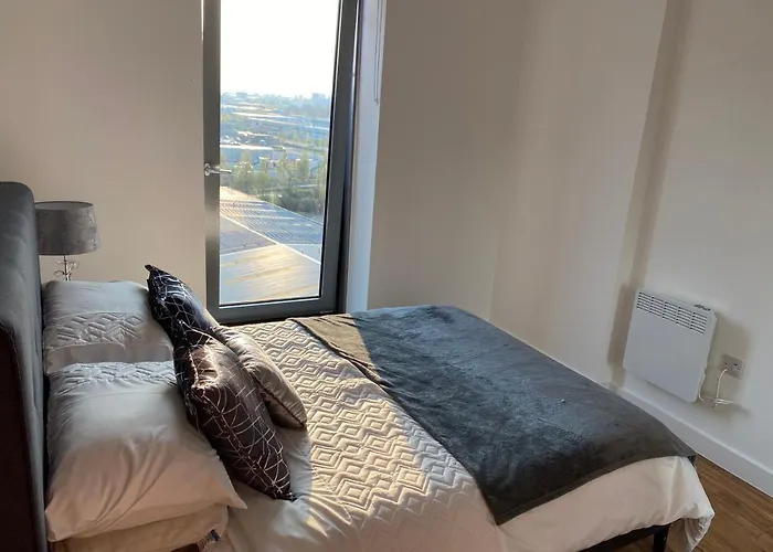 1 Bedroom Lovely In Salford Quays Free Street Parking Subject To Availability Apartment Manchester