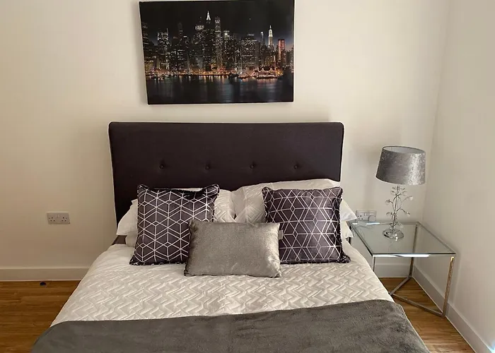 1 Bedroom Lovely In Salford Quays Free Street Parking Subject To Availability