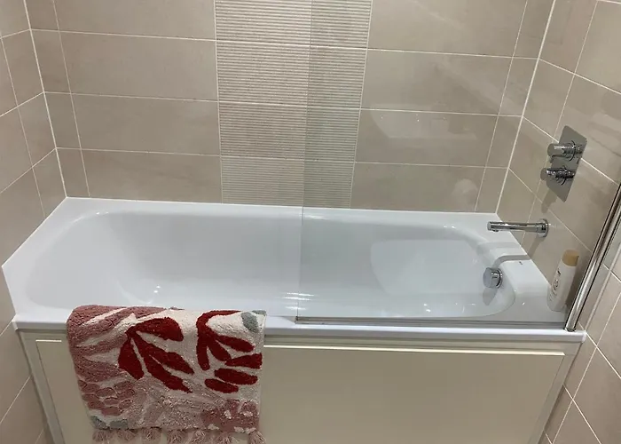 1 Bedroom Lovely In Salford Quays Free Street Parking Subject To Availability * Manchester