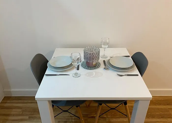 1 Bedroom Lovely In Salford Quays Free Street Parking Subject To Availability