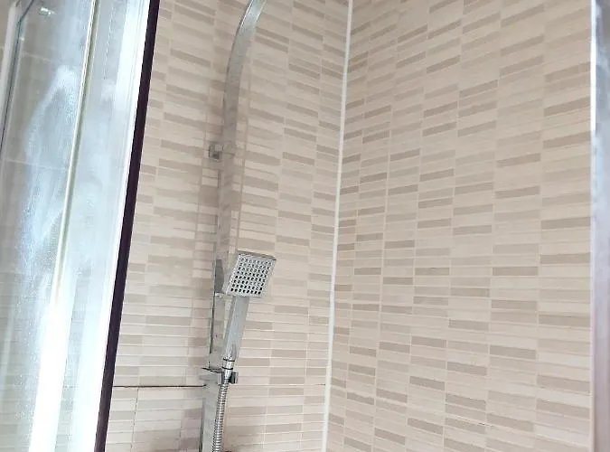 펜션 Gorgeous Stylish Cheri Victorian House In *