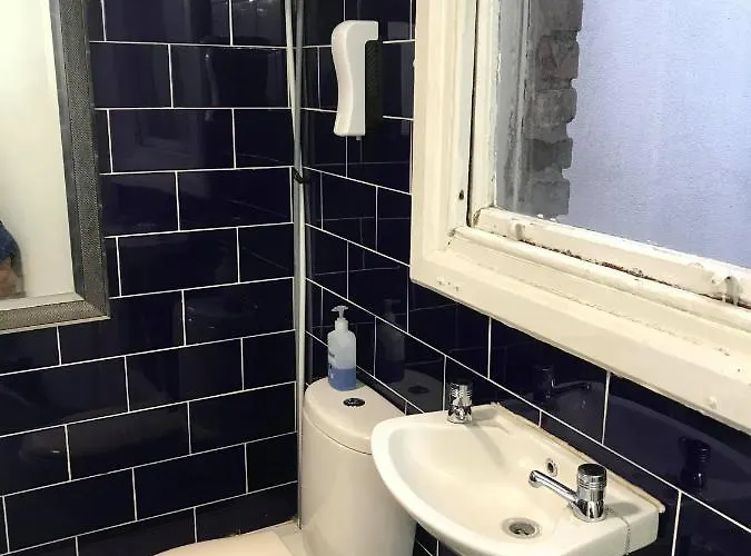 The Avenues And Alleyways Hotel *