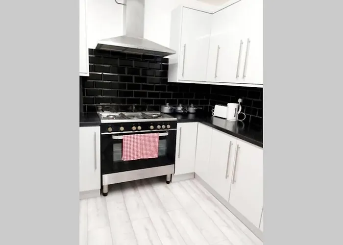 펜션 Gorgeous Stylish Cheri Victorian House In