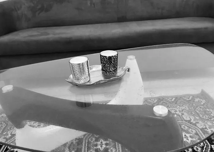 펜션 Gorgeous Stylish Cheri Victorian House In *