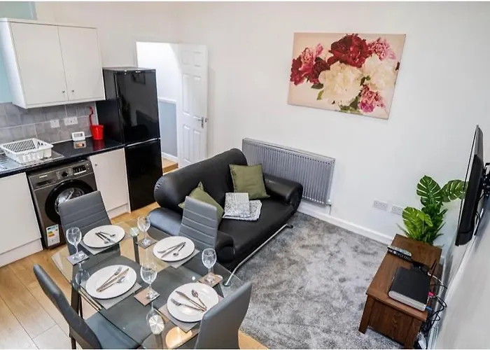 Family-Friendly Two-Bedroom Apartment Near Manchester City Stadium Apartamento