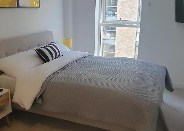 Quay Exchange Quay *