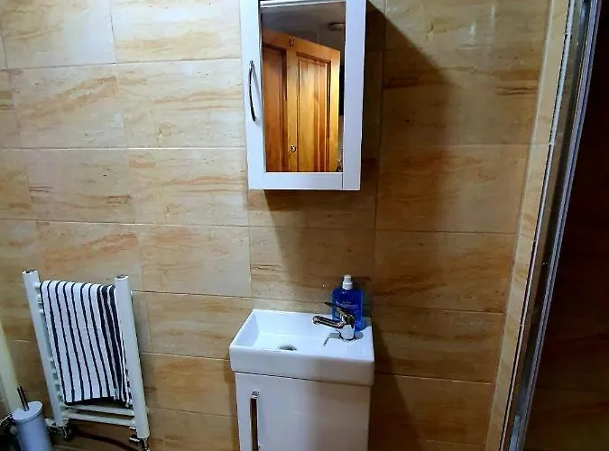 Brigstock Holidays House