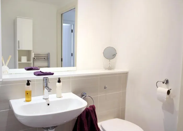 Escape - Private & Bathroom Near Etihad And Coop Arena - Free Secure Parking Манчестер