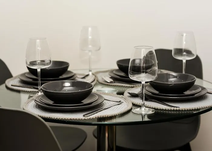 Onpoint - Spacious 2 Bedroom Apt - City Centre With Balcony * Manchester