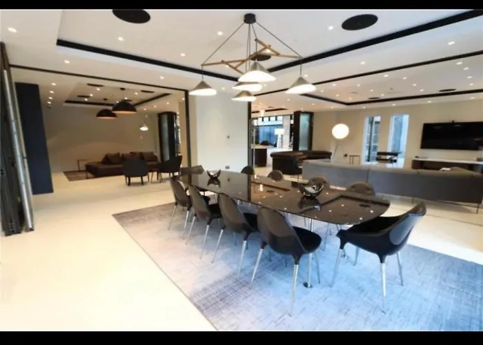 Luxurious Centre 2 Bed