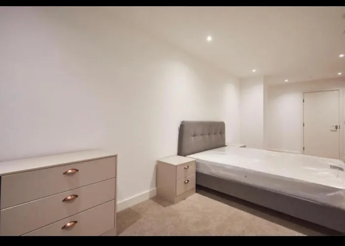 Luxurious Centre 2 Bed Apartamento